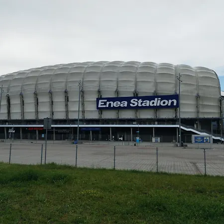Self Check-in Lotnisko Blisko Stadion Targi Szpitale I Uczelnie Apartment *