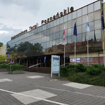 Self Check-in Lotnisko Blisko Stadion Targi Szpitale I Uczelnie Lejlighed
